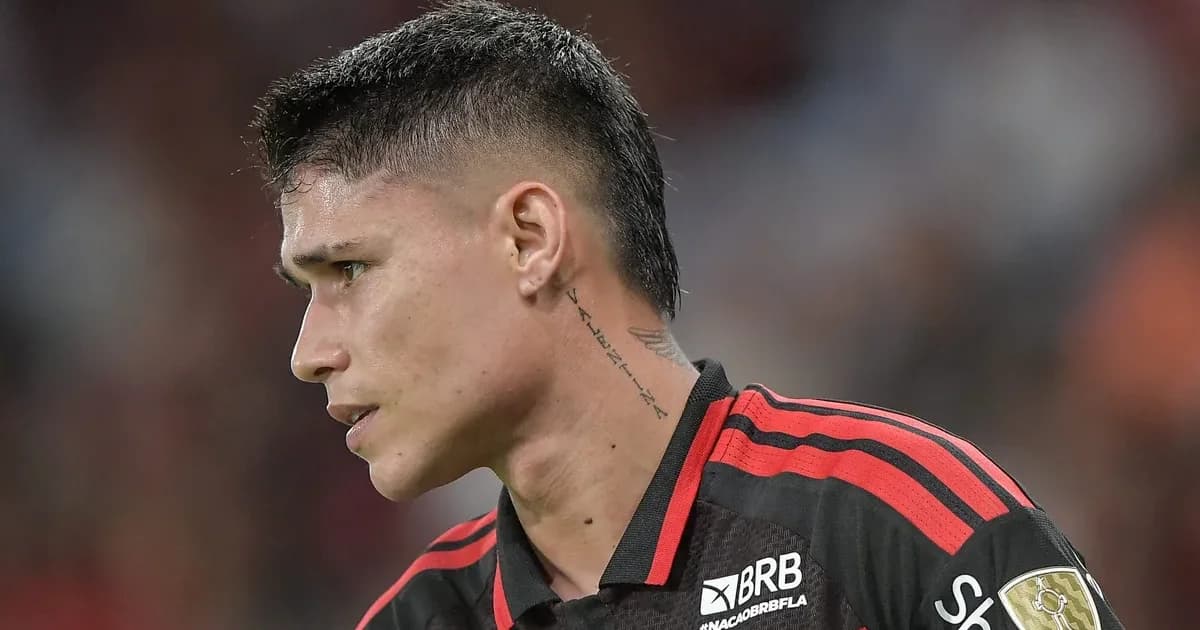 Atacante saindo de estádio do Campeonato Brasileiro com mala e contrato, rastro de €12M, possível transferência ao Catar