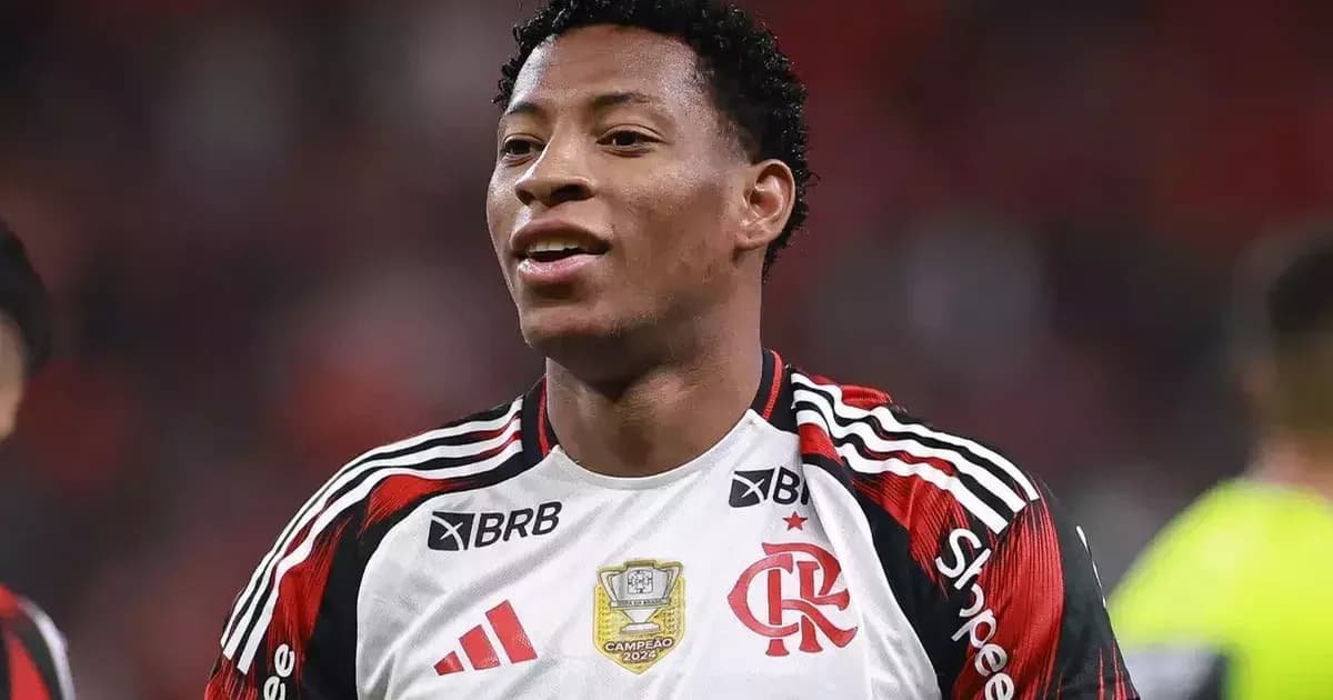 Ilustração de estádio iluminado com silhueta de atacante e torcida do Flamengo aguardando retorno de Gonzalo Plata para a Libertadores.