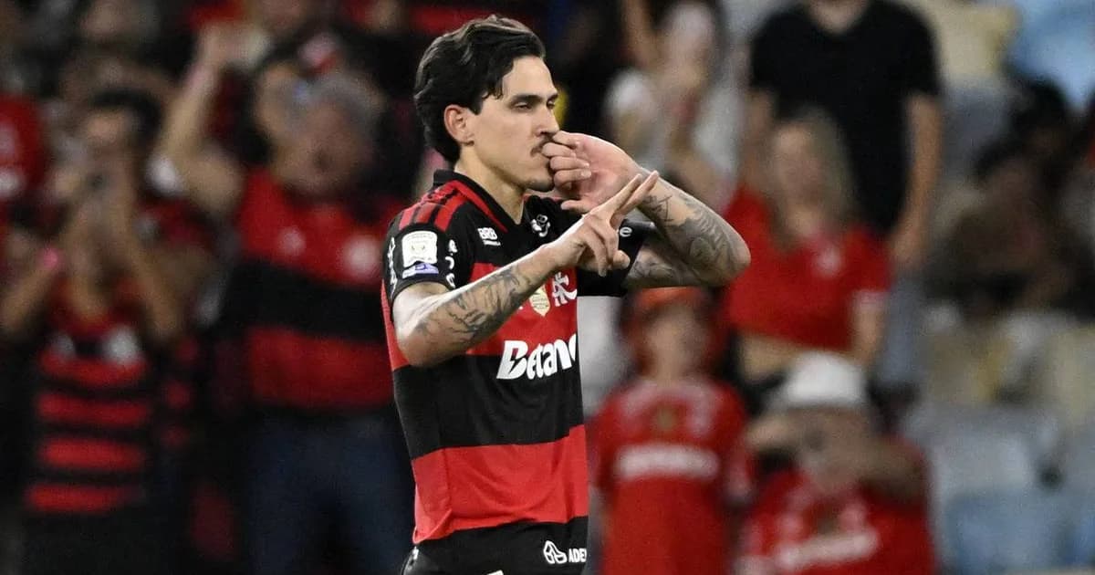 Ilustração do Maracanã: jogador do Flamengo celebra o 100º gol da temporada, torcida vibrante, confetes e placar 2x1.