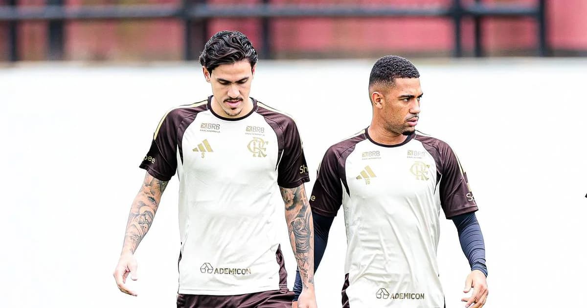 Ilustração editorial: jogador do Flamengo com braço engessado representando Arrascaeta, no Ninho do Urubu em treino matinal, desfalque