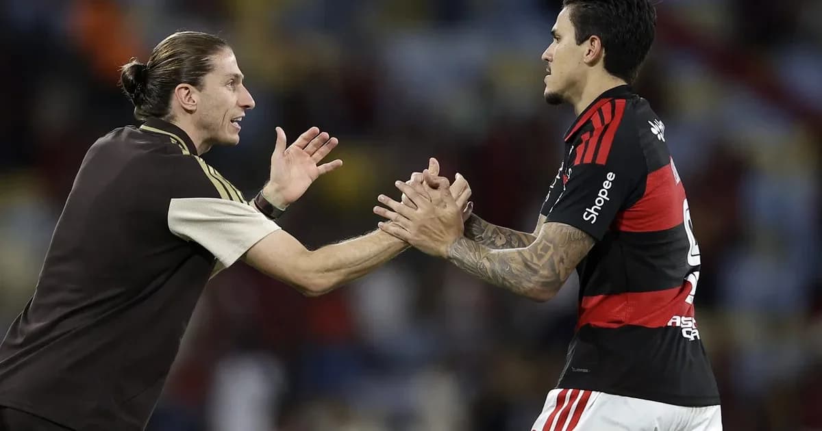 Cena editorial: estádio noturno com torcida rubro-negra sem logos, presidente em silhueta, técnico abatido, clima tenso após derrota na Recopa.