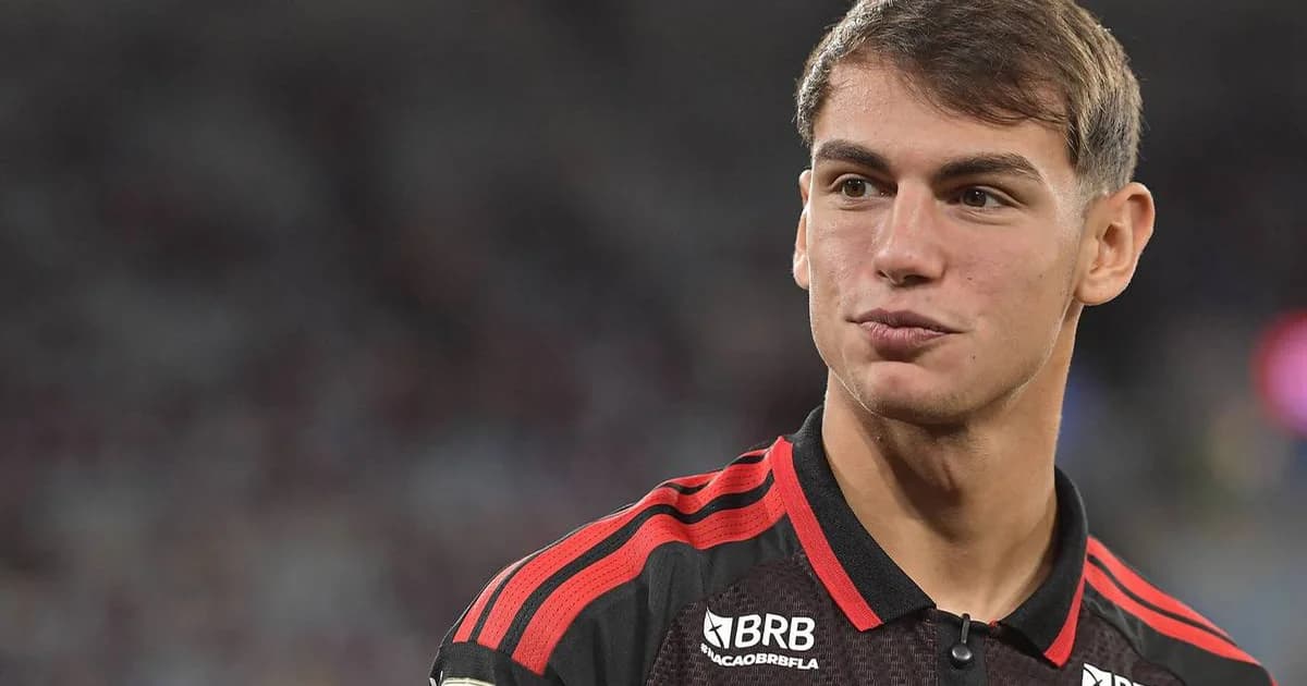 Ilustração editorial: jovem atacante em apresentação no Flamengo, camisa rubro-negra sem logos, estádio lotado, torcida e confetes
