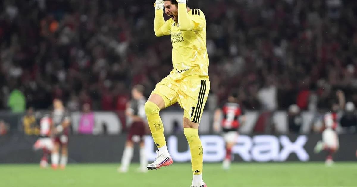 Goleiro do Flamengo faz defesa decisiva na semifinal da Libertadores, simbolizando desempenho e renovação contratual.
