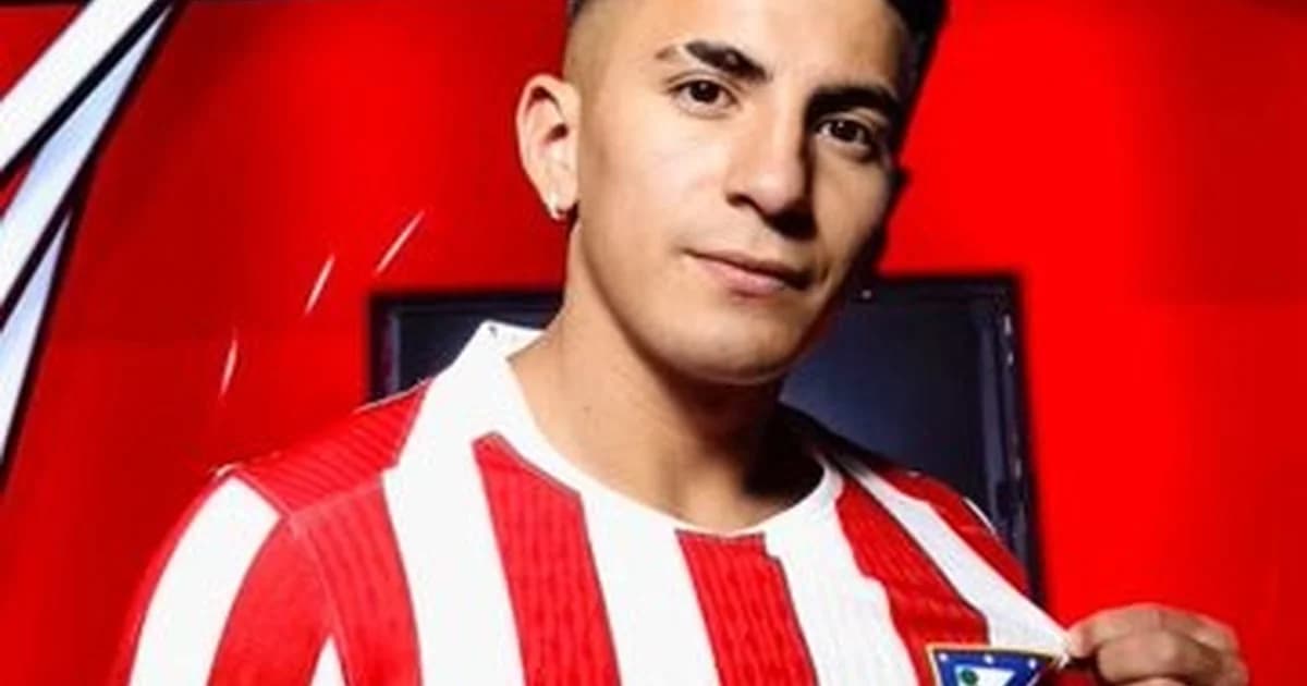 Contrato de venda de jogador com estádio ao fundo, notas de dinheiro e tensão financeira — Botafogo, venda, reembolso, dívida.