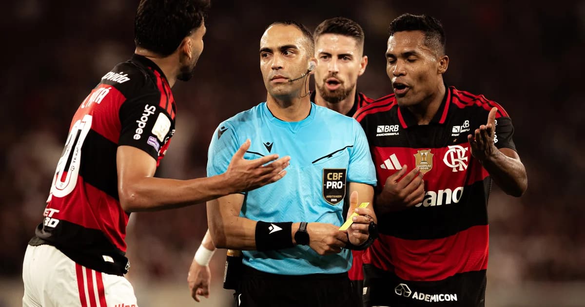 Estádio noturno com árbitro mostrando cartão vermelho e nove cartões flutuantes; clima tenso destacando expulsões do Flamengo e questão disciplinar.