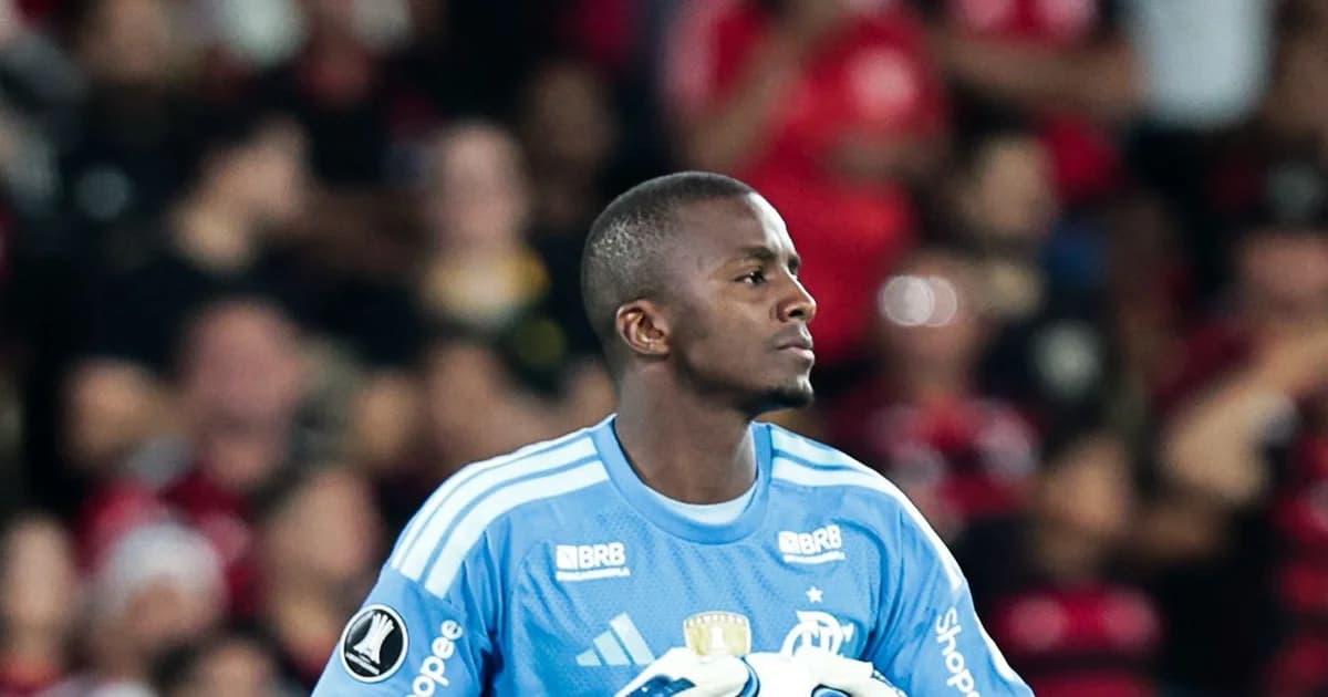 Goleiro em estreia do Flamengo no Maracanã, defesa decisiva, estádio lotado e placar 3 a 0
