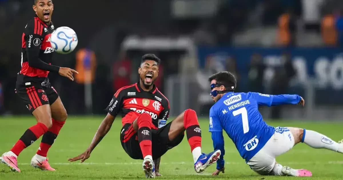 Ilustração editorial: empate 1-1 no Mineirão, jogador do Flamengo recebe cartão amarelo, torcida em vermelho e azul; Matheus Henrique suspenso.