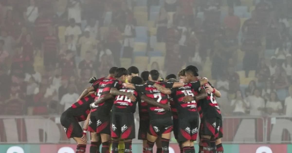 Estádio lotado em tons rubro-negros; placar mostra €190M/R$1,15 bi; torcida celebra presença do Flamengo na elite global