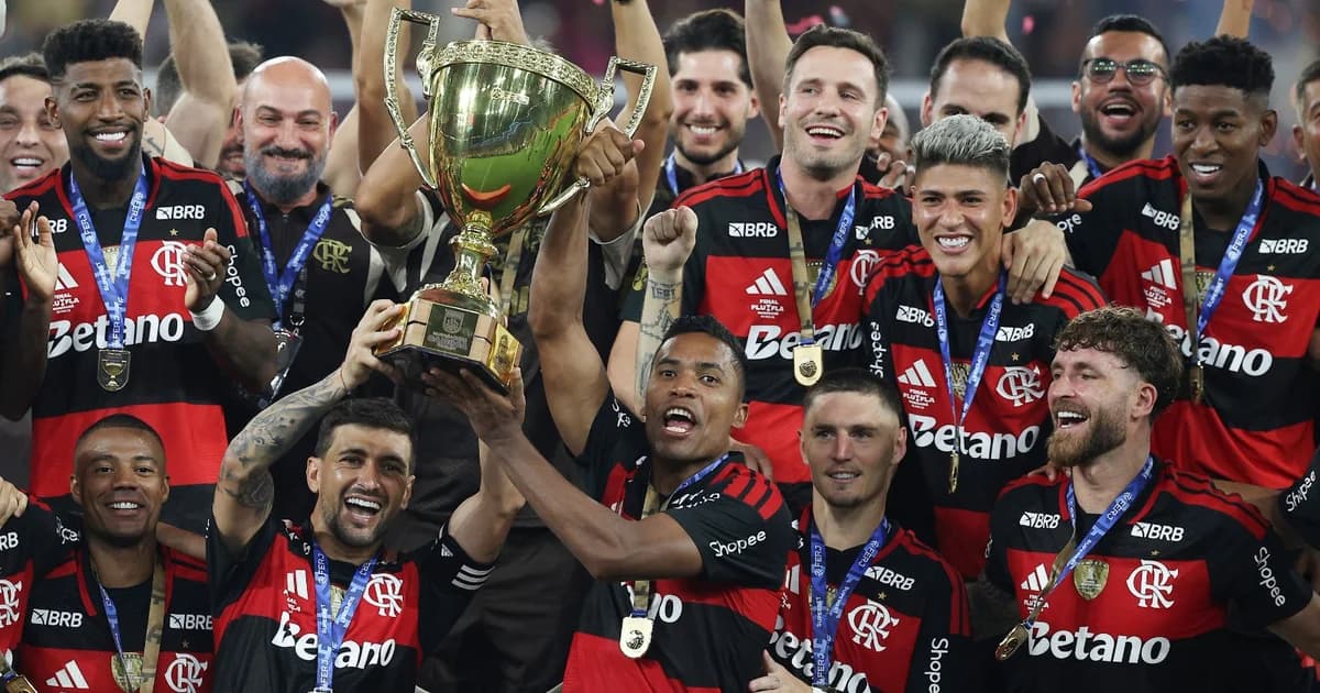 Locomotiva vermelha e preta em estádio lotado, moedas e ingressos simbolizando Flamengo e a receita do Campeonato Carioca 2026.