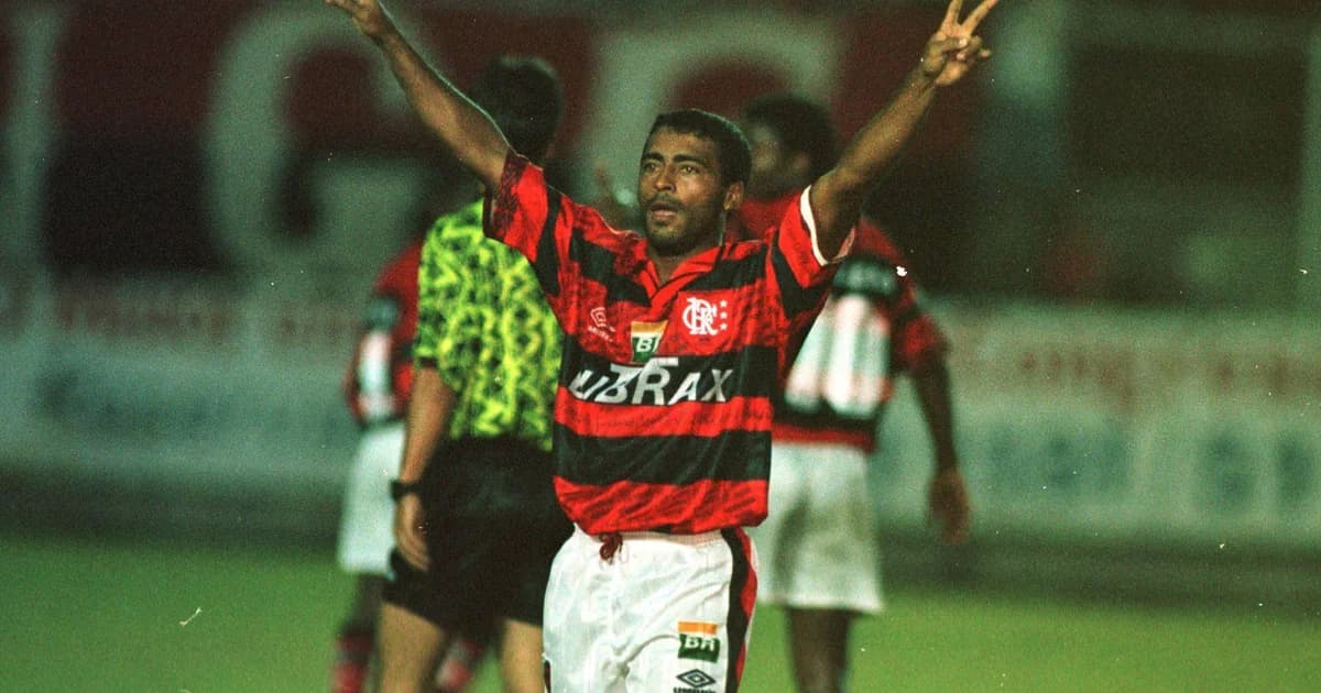 Romário ausente no hotel durante concentração do Flamengo à noite, contraste entre vida noturna e rotina da equipe