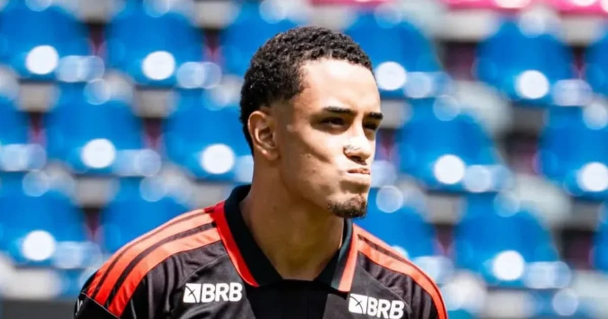 Atacante sem rosto sai do estádio ao pôr do sol, clima de despedida e transferência Flamengo–Shakhtar