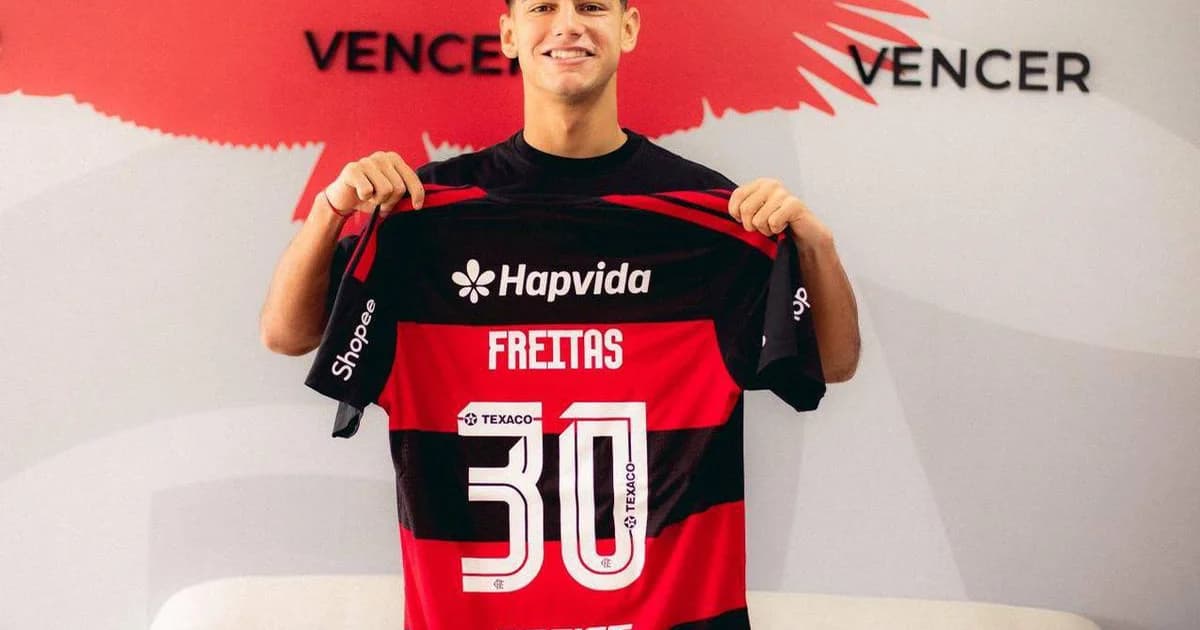 Ilustração editorial de dois jovens reforços em estádio, clima estratégico, torcida com faixas vermelhas e pretas, sem rostos ou logos