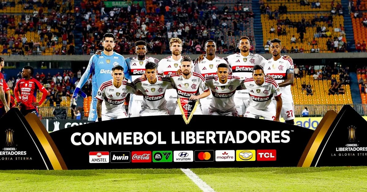 Ilustração editorial de estádio vazio após invasão, bola no centro, fumaça de sinalizadores e placar exibindo W.O., decisão na Libertadores
