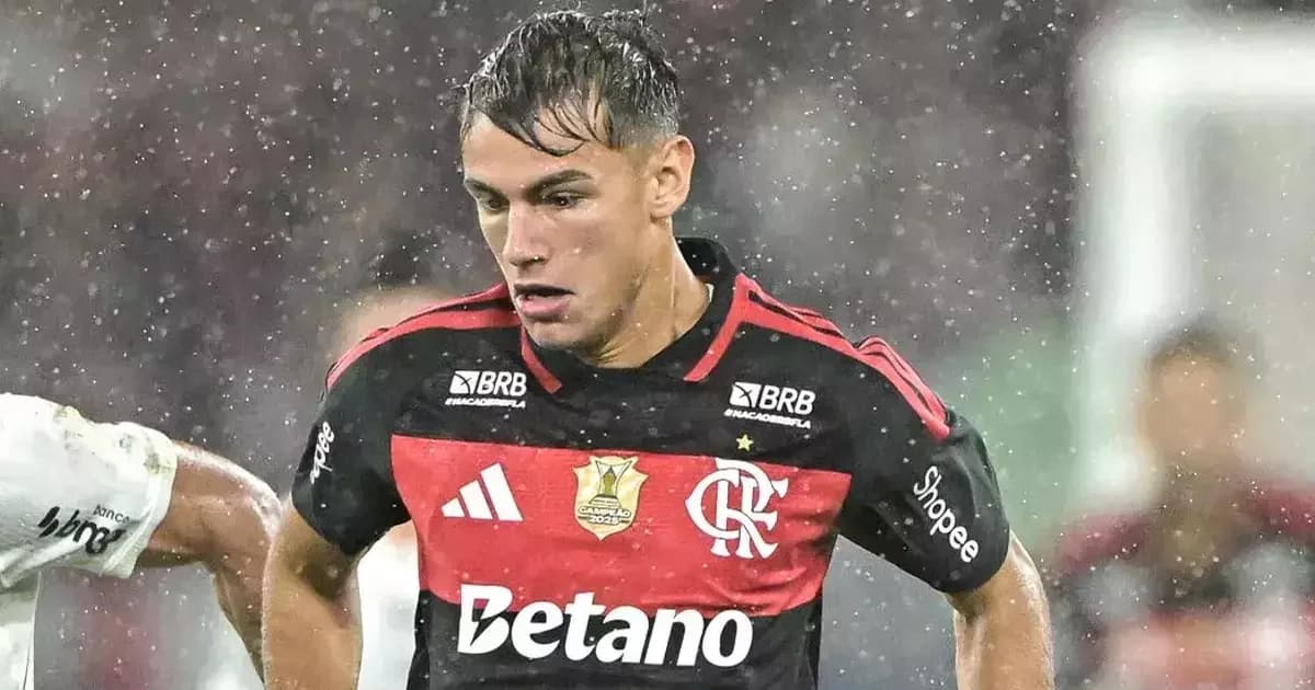 Atacante entra no clássico e faz desarmes decisivos; estádio lotado, torcida em vermelho e preto, clima de ascensão no Flamengo