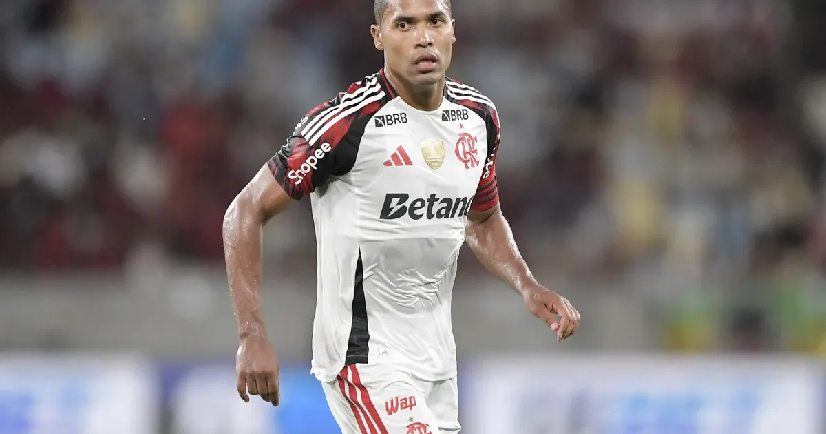 Alex Sandro fora do time titular