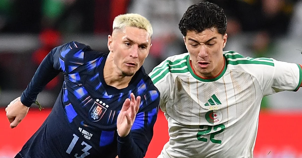 Ilustração editorial: amistoso em Turim 0 a 0, dois titulares completam 90 minutos, substituto entra nos acréscimos — destaque Arrascaeta e Flamengo.