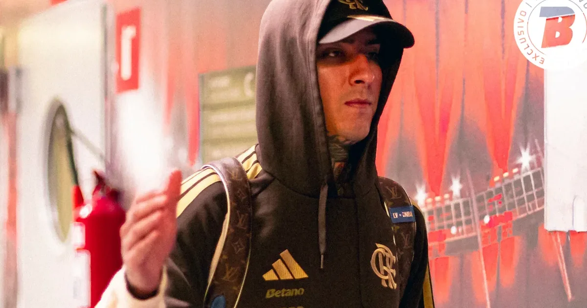 Ilustração editorial: jogadores de uniforme vermelho e preto celebrando em estádio com placar '5 jogos - 10 pontos'.