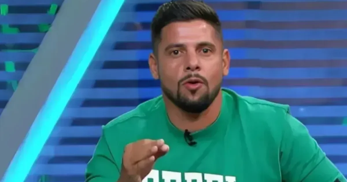 Ilustração editorial da final carioca: jogo tenso no estádio, torcida em vermelho e verde, confete e técnico na beira do campo.