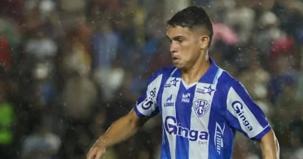 Jovem volante de 19 anos com proposta rejeitada, dirigentes e contrato em estádio; notícia sobre Flamengo e Paysandu.