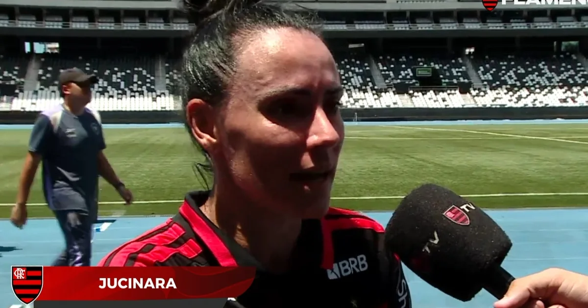 Ilustração: Flamengo empata com cobrança de falta na Copa Rio Feminina; jogadora chuta a bola, torcida em vermelho e preto vibrando.