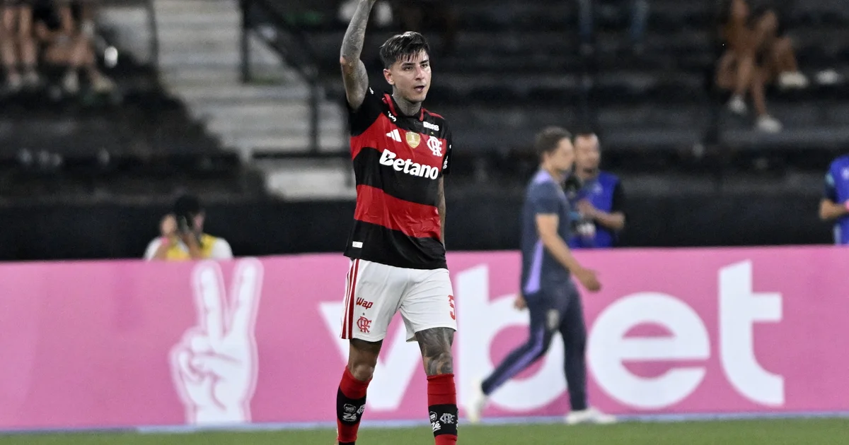 Jogador do Flamengo em dúvida no gramado, contrato e cifra US$6M flutuando, clima tenso de transferência.