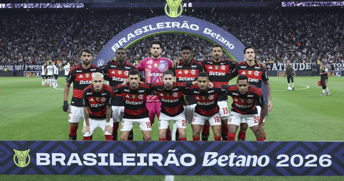 Ilustração editorial: treino intenso, ônibus de viagem da equipe e estádio iluminado, clima decisivo para o Campeonato Brasileiro