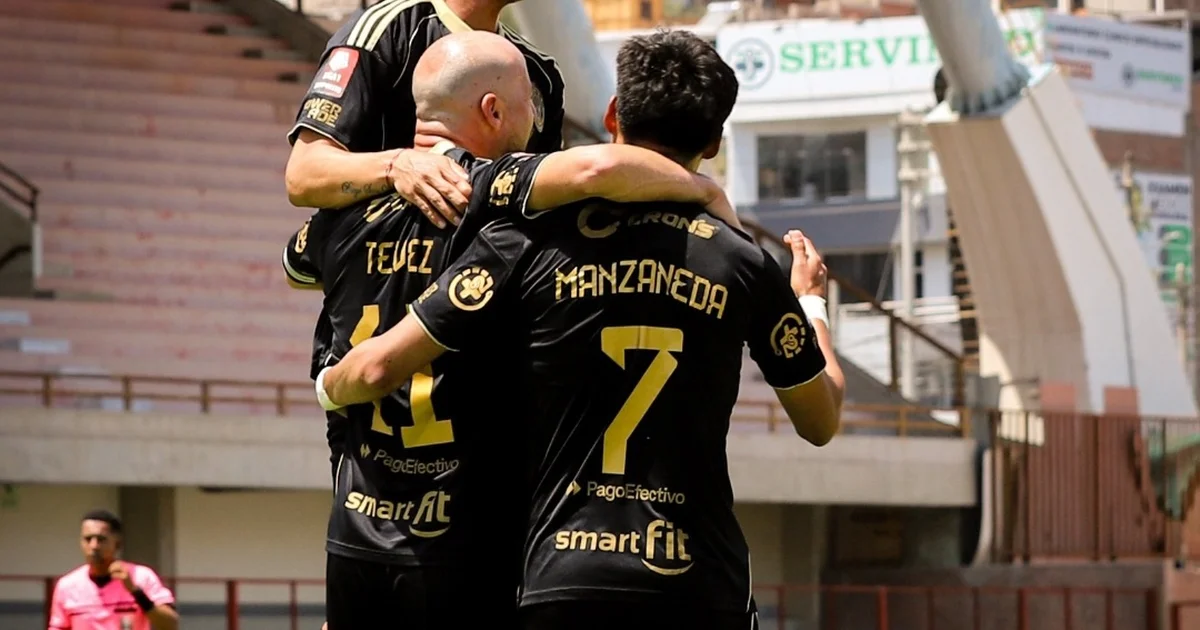 Estádio Inca Garcilaso ao entardecer, clima tenso e tática em destaque; sugere vantagem tática do Flamengo sobre Cusco na Libertadores.