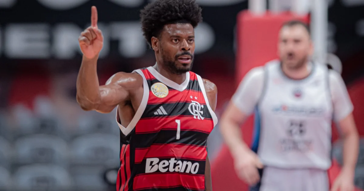 Ilustração do Maracanãzinho: disputa aérea no fim do jogo de basquete, placar 101-99, torcida vibrante e tensão da BCLA.