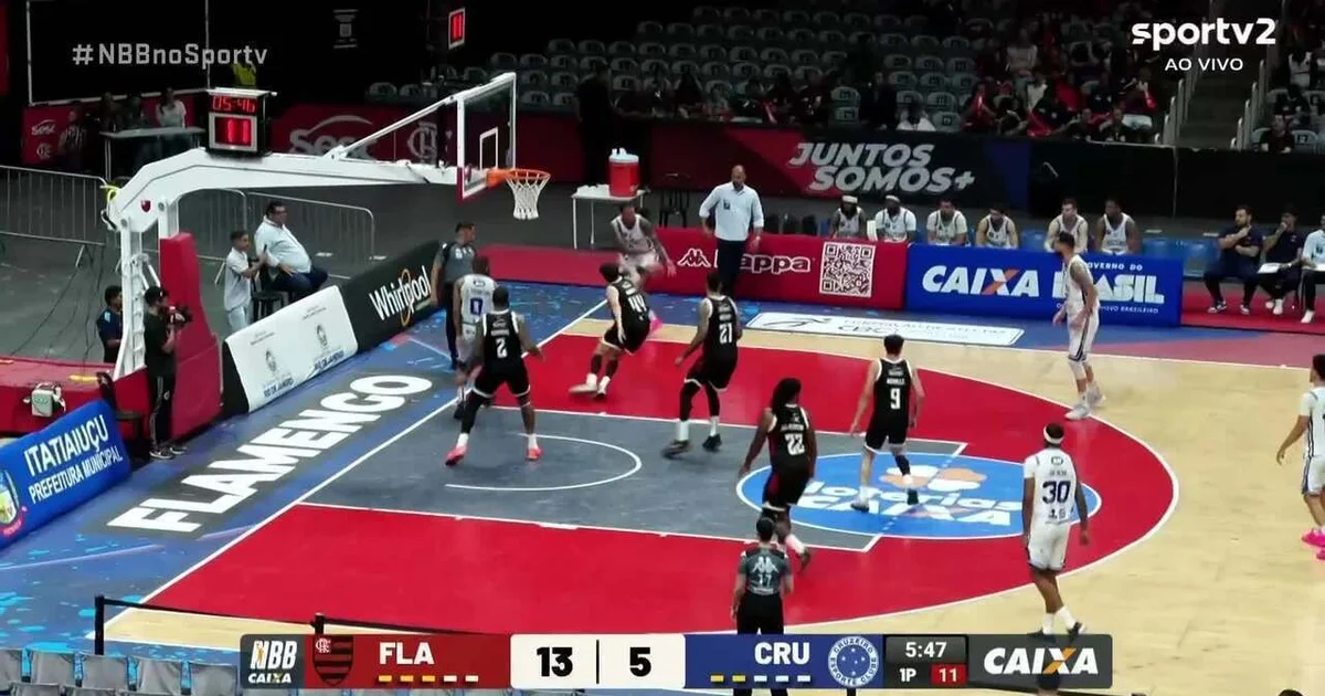 Ilustração editorial no Maracanãzinho: Flamengo em vermelho e preto comemora vitória no basquete por 90-84, torcida vibrando.